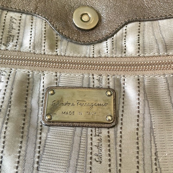 Salvatore Ferragamo Hobo Bag Metallic Copper - Picture 9 of 12
